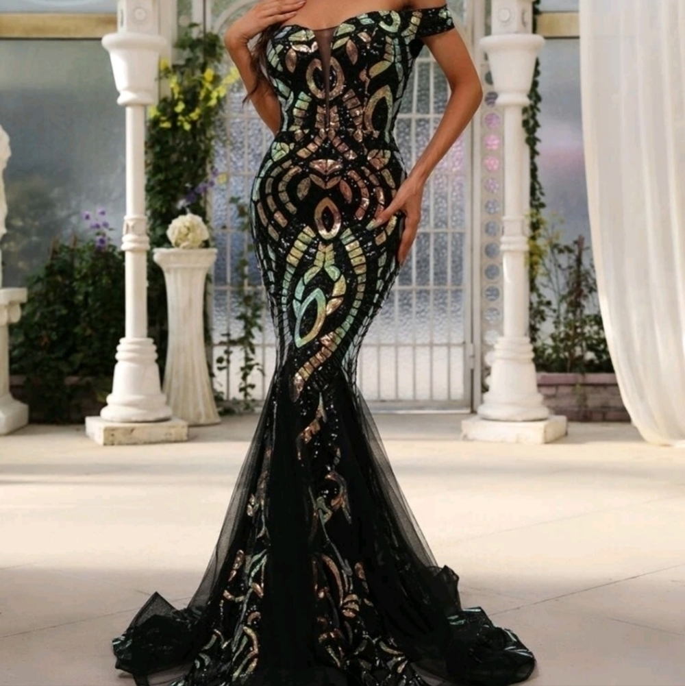 Black Party Geometric Sequined Mermaid Maxi Gown for Black Tie Events